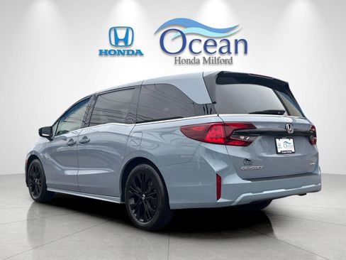 Used 2025 Honda Odyssey Sport-L image 5