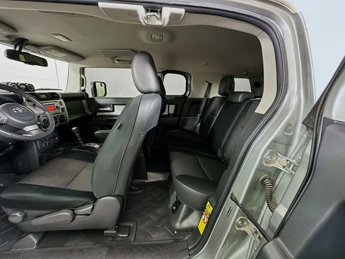 Used 2012 Toyota FJ Cruiser 2WD image 23