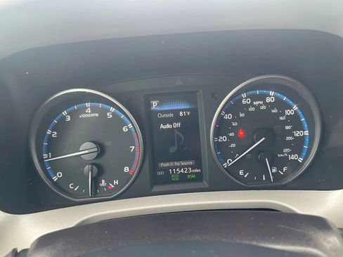 Used 2018 Toyota RAV4 XLE image 19