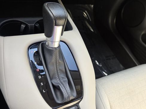 Used 2023 Honda HR-V LX image 18