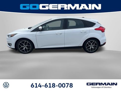 Used 2018 Ford Focus SEL w/ Cold Weather Package FWD image 3