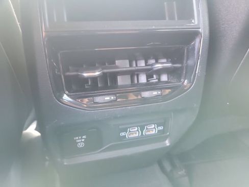 Used 2023 Jeep Grand Cherokee Altitude RWD image 12
