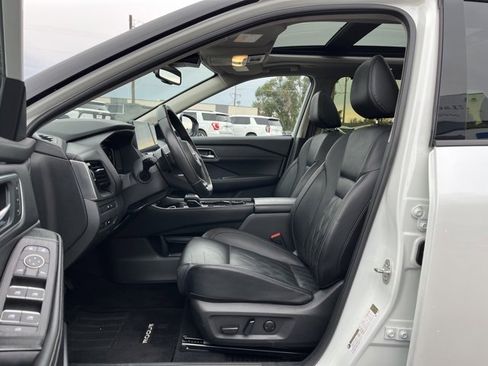 Used 2024 Nissan Rogue Platinum w/ Platinum Premium Package image 25