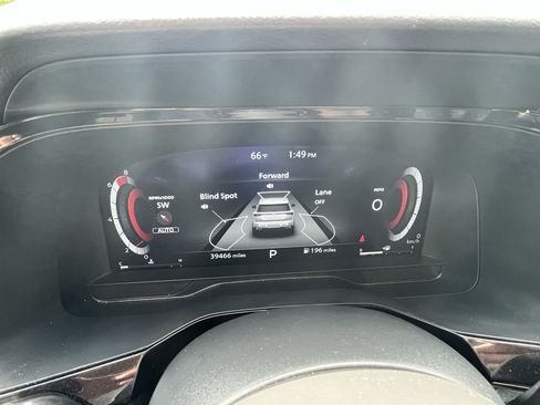 Used 2024 Nissan Pathfinder Platinum w/ Lighting Package (N93) AWD/4WD image 21