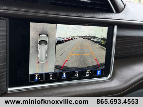 Used 2022 GMC Yukon XL Denali w/ Denali Premium Package image 29