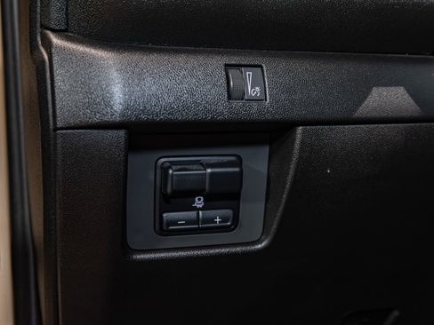 Used 2023 Chevrolet Colorado Trail Boss w/ LPO, Skid Plate Package AWD/4WD image 17