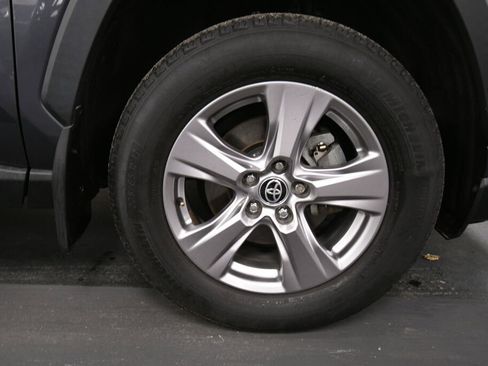 Used 2022 Toyota RAV4 XLE w/ Convenience Package image 31