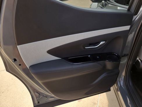 Used 2025 Hyundai Santa Cruz SEL FWD image 13