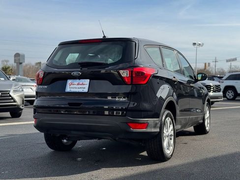 Used 2019 Ford Escape S image 9