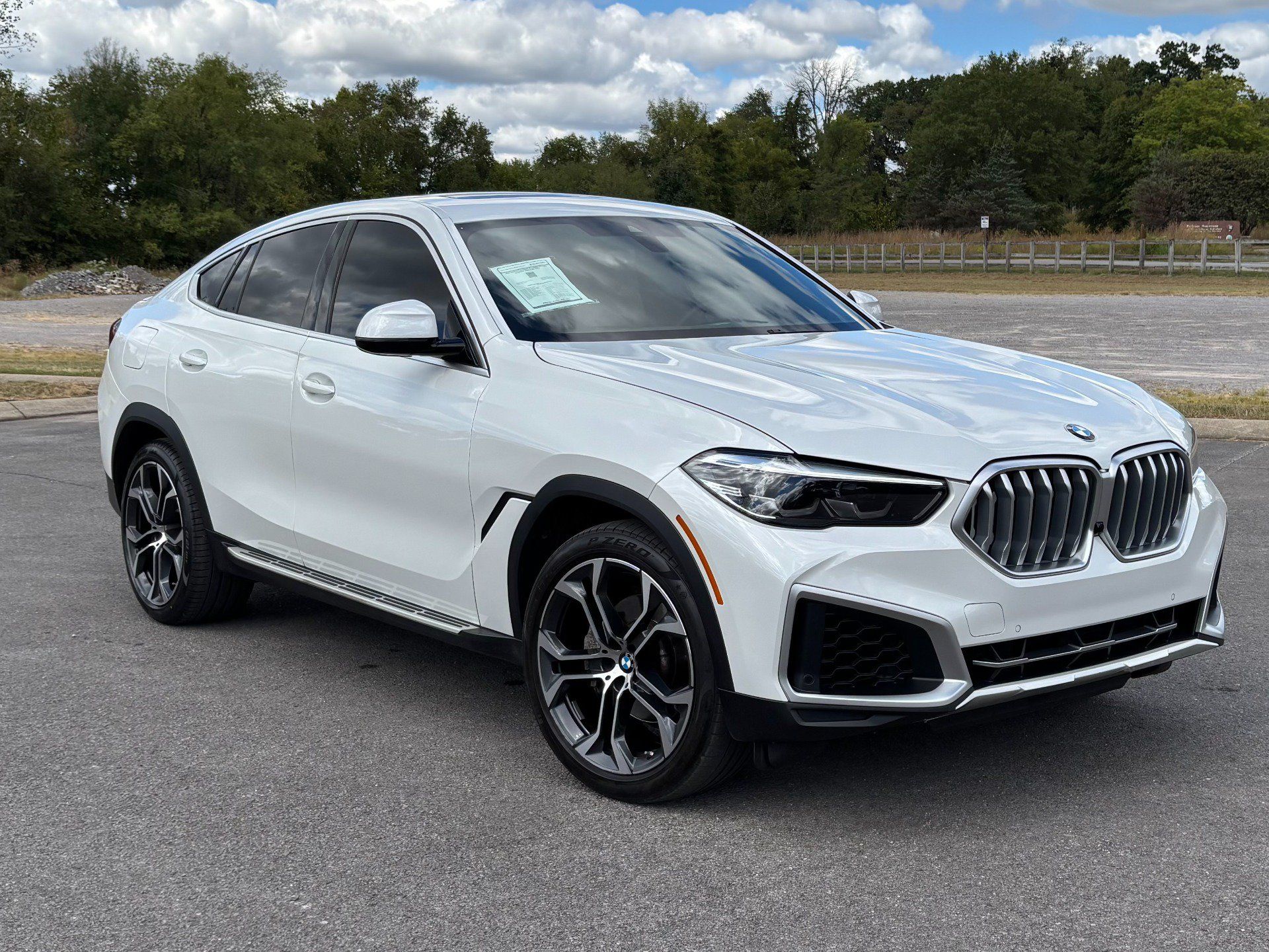 Used 2022 BMW X6 xDrive40i w/ Premium Package AWD/4WD image 1