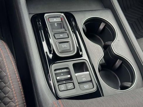 Used 2025 Honda Pilot Sport image 35
