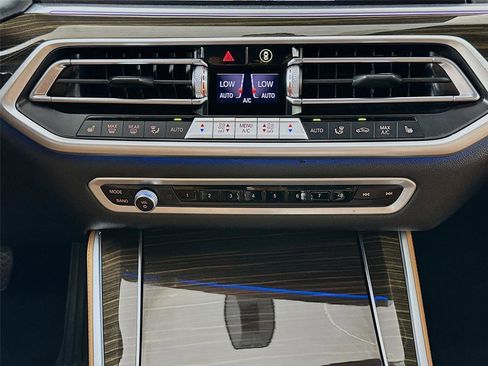 Used 2023 BMW X5 xDrive45e image 16