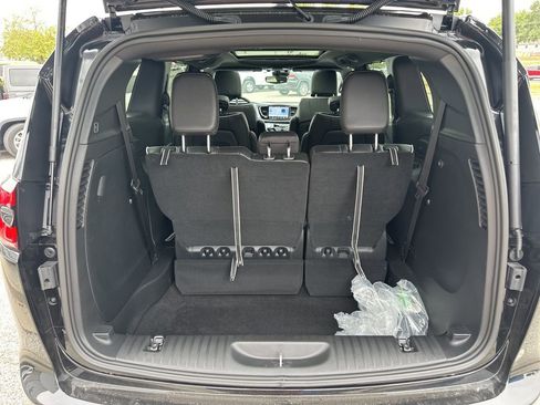 New 2026 Chrysler Pacifica Limited w/ S Appearance Package image 43