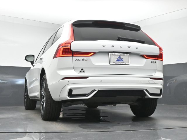 Used 2024 Volvo XC60 B5 Core w/ Climate Package AWD/4WD image 39