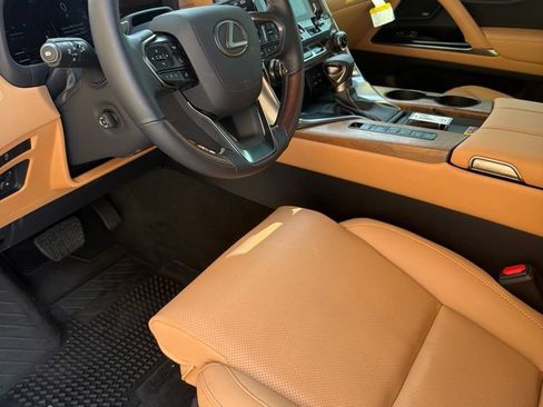 Used 2026 Lexus LX 600 4WD w/ Accessory Package (2T) image 9