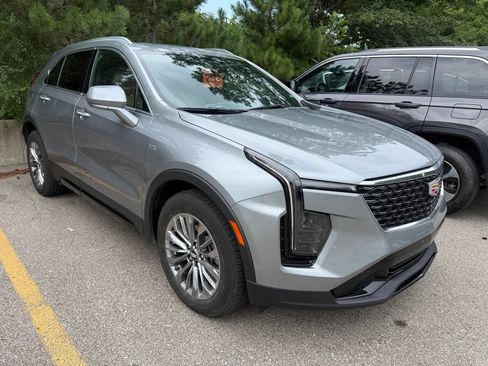 Used 2024 Cadillac XT4 Premium Luxury FWD image 1