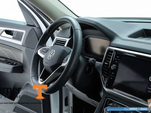 Used 2023 Volkswagen Atlas SEL AWD/4WD image 35