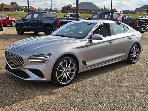 Used 2024 Genesis G70 2.5T image 7
