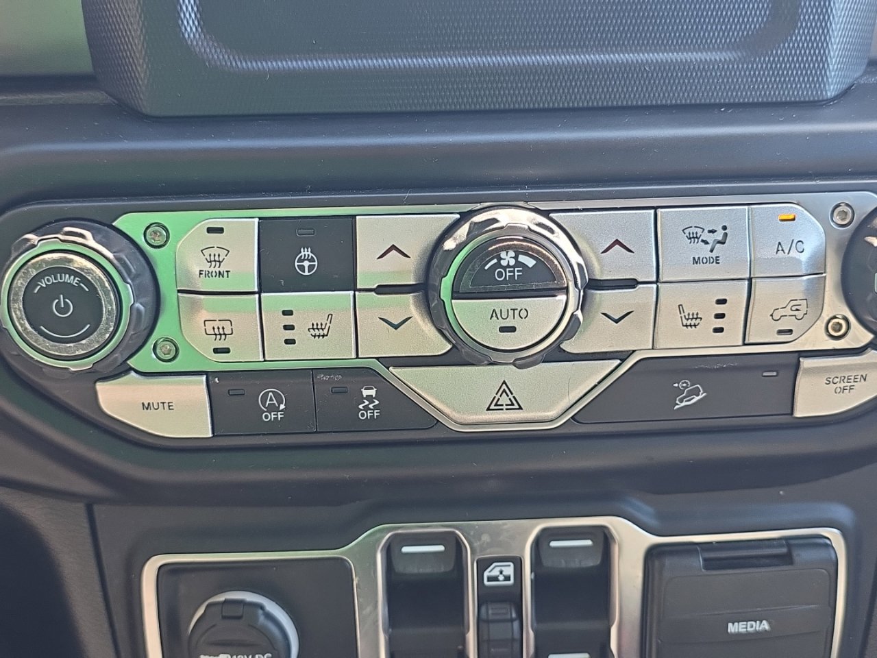 Used 2019 Jeep Wrangler Unlimited Sport S AWD/4WD image 32