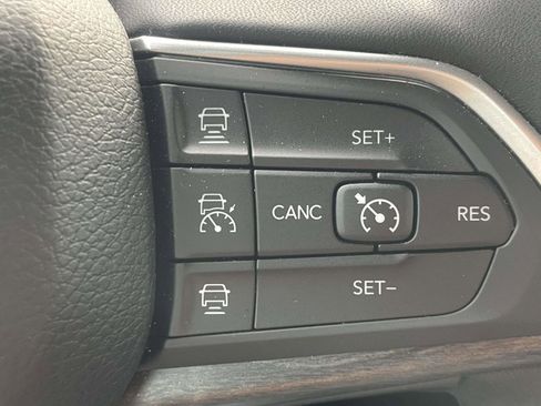 Used 2025 Jeep Grand Cherokee L Limited w/ Trailer Tow Package image 12