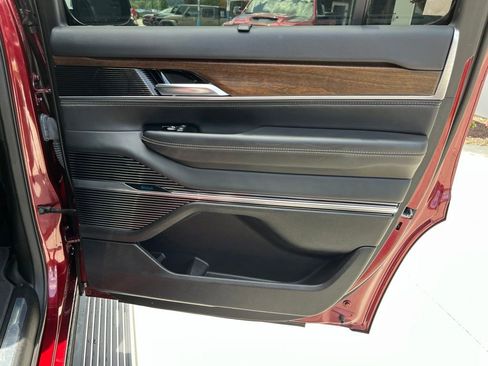 Used 2023 Jeep Grand Wagoneer 4WD image 29