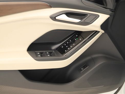 New 2025 Audi A6 e-tron Premium image 22