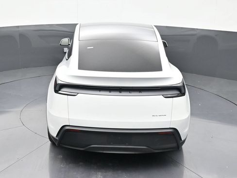 Used 2026 Tesla Model Y Long Range AWD/4WD image 16