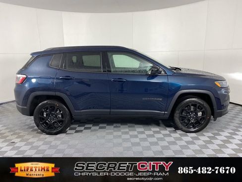 New 2026 Jeep Compass Latitude image 8