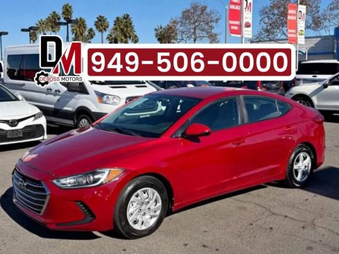 Used 2017 Hyundai Elantra SE image 1