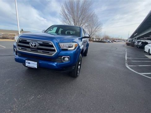 Used 2017 Toyota Tacoma Limited image 3