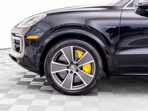 Used 2022 Porsche Cayenne Turbo S AWD/4WD image 33