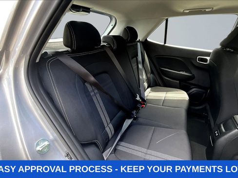 Used 2025 Hyundai Venue SEL FWD image 31