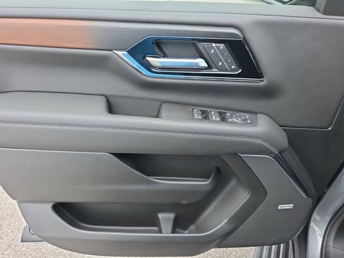 New 2026 GMC Yukon Denali w/ Sun & Power Step Package AWD/4WD image 17