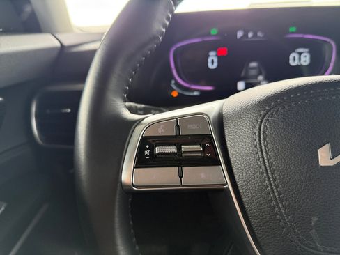 Used 2024 Kia Telluride EX image 19