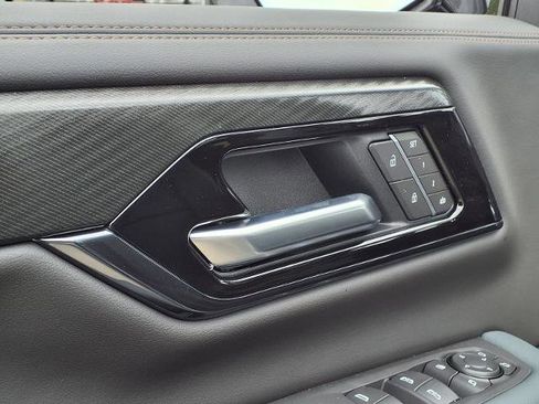 New 2026 GMC Yukon XL AT4 w/ AT4 Premium Plus Package AWD/4WD image 16