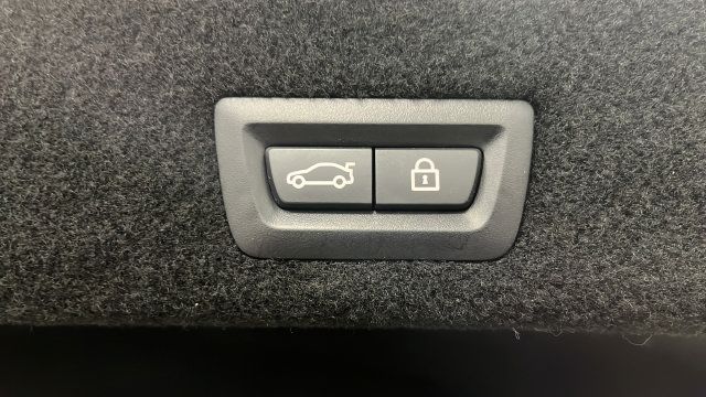 Used 2019 BMW 750i xDrive AWD/4WD image 28