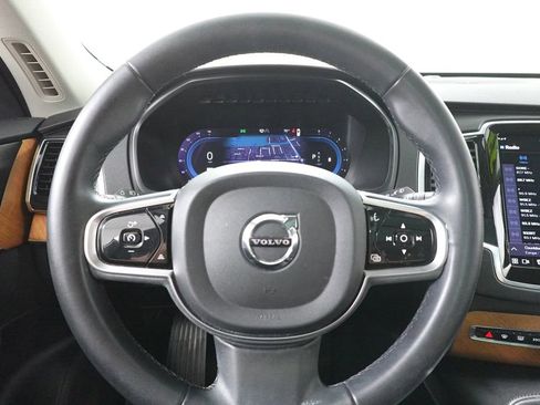 Used 2023 Volvo XC90 B6 Plus image 14