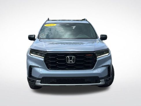 Used 2025 Honda Pilot TrailSport image 2