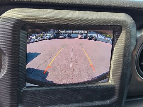 Used 2018 Jeep Wrangler Sport AWD/4WD image 17