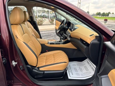 Used 2024 Nissan Sentra SV w/ SV Premium Package FWD image 32