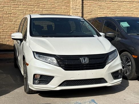 Used 2018 Honda Odyssey Elite image 3