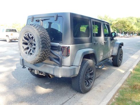Used 2016 Jeep Wrangler Unlimited Sport w/ Connectivity Group AWD/4WD image 4