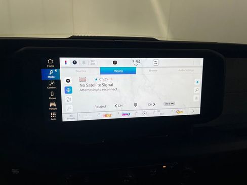 Used 2025 Jeep Wrangler Willys image 63