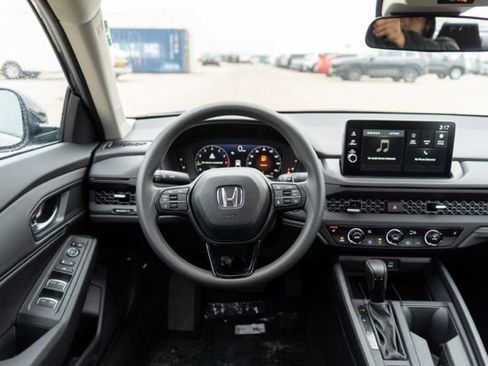 Used 2025 Honda Accord SE image 11