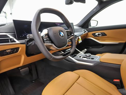 Used 2025 BMW 330i xDrive Sedan w/ Premium Package image 9