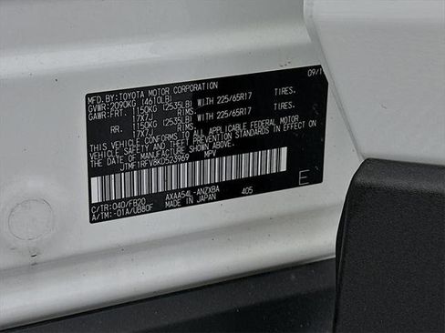Certified 2019 Toyota RAV4 LE image 28