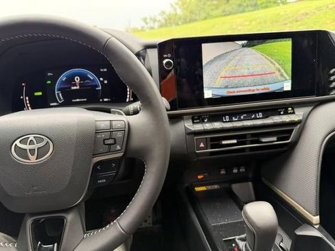 Used 2025 Toyota Camry SE w/ Multimedia Upgrade Package AWD/4WD image 12