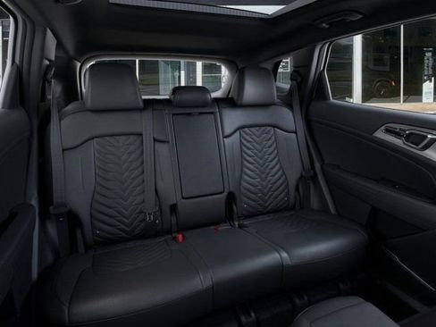 New 2026 Kia Sportage X-Line w/ X-Line Premium Package AWD/4WD image 16