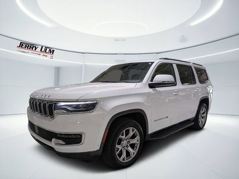 Used 2022 Jeep Wagoneer Series II AWD/4WD image 7
