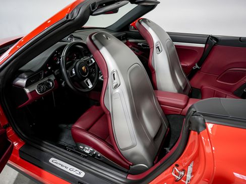Used 2018 Porsche 911 Carrera GTS image 23